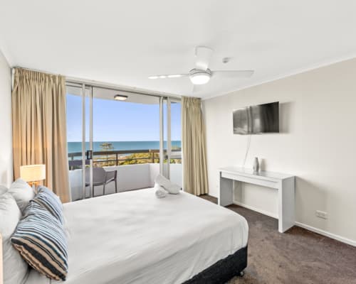 1-bedroom-ocean-view-mooloolaba-accommodation (1)