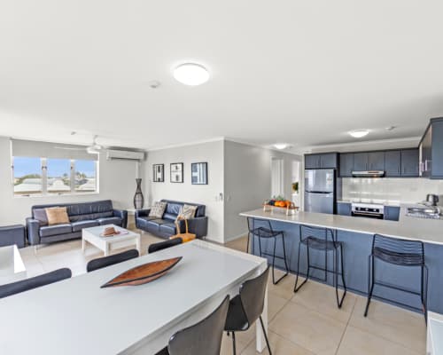 3-bedroom-pool-garden-view-mooloolaba-accommodation (2)