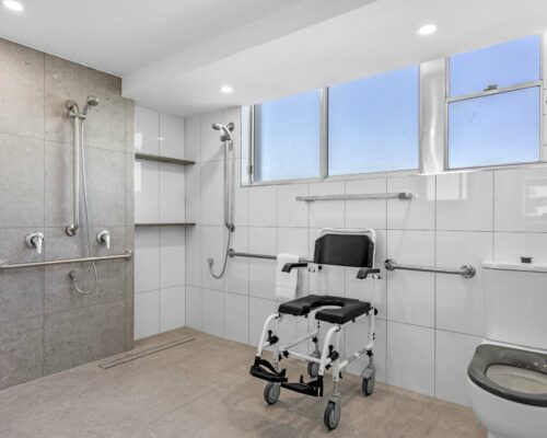 4a-wheelchair-friendly-mooloolaba-apartment (10)