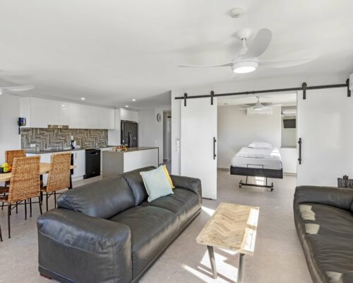 4a-wheelchair-friendly-mooloolaba-apartment (5)