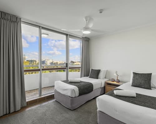 mooloolaba-3-bedroom-pool-and-garden-view-accommodation(1)