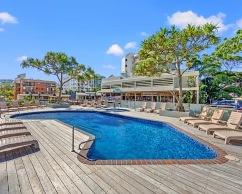 newport-mooloolaba-pool-area