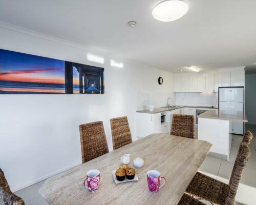 u10a 3 bed pano view mooloolaba holiday (10)