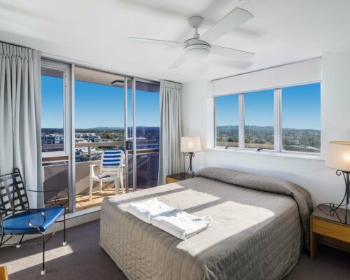 u10a 3 bed pano view mooloolaba holiday (8)