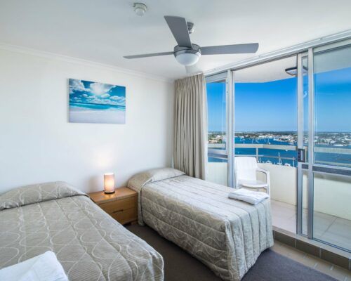 u12a 3 bed pano view mooloolaba holiday (2)