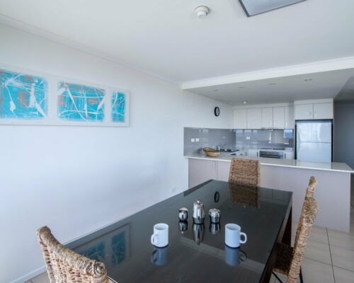 u12a 3 bed pano view mooloolaba holiday (4)