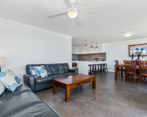 u14d 3 bed pano view mooloolaba holiday (11)