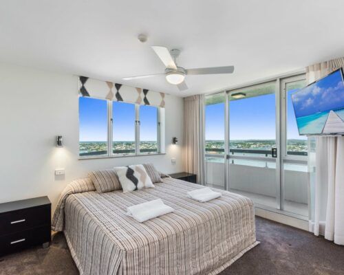 u15d 3 bed pano view mooloolaba holiday (20)