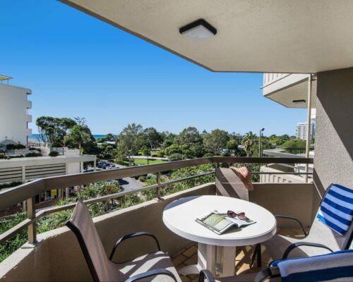 u4b 2 bed pool garden mooloolaba beach (7)