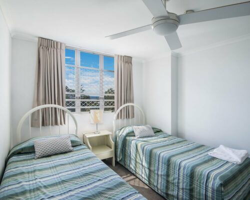 u4c 2 bed pool garden mooloolaba beach (10)