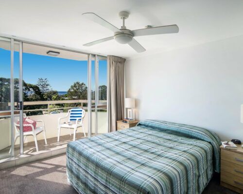 u4c 2 bed pool garden mooloolaba beach (12)