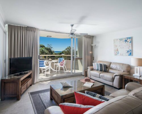 u4c 2 bed pool garden mooloolaba beach (15)