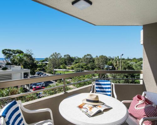 u4c 2 bed pool garden mooloolaba beach (8)