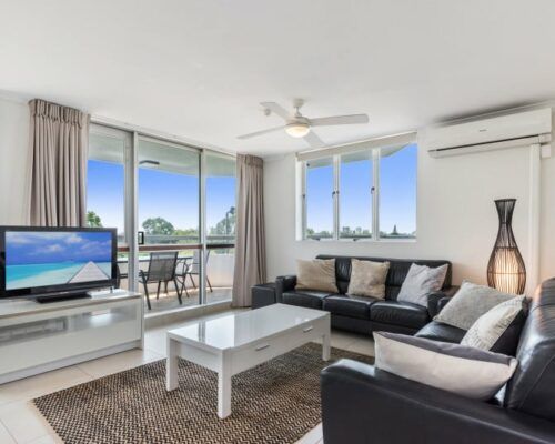 u4d 3 bed pool garden holiday mooloolaba (15)