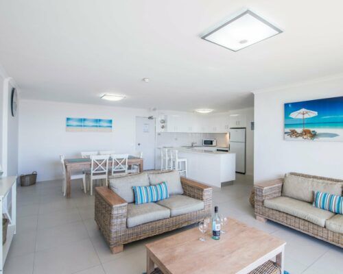 u8b 2 bed oceanview mooloolaba accommodation (11)