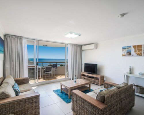 u8b 2 bed oceanview mooloolaba accommodation (16)